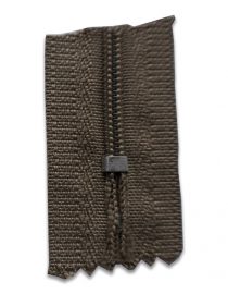 ZIPPER PLASTICO #08  CHOCOLATE