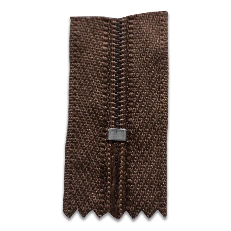 ZIPPER PLASTICO #22 CHOCOLATE 1 ZIPPER PLASTICO #22 CHOCOLATE