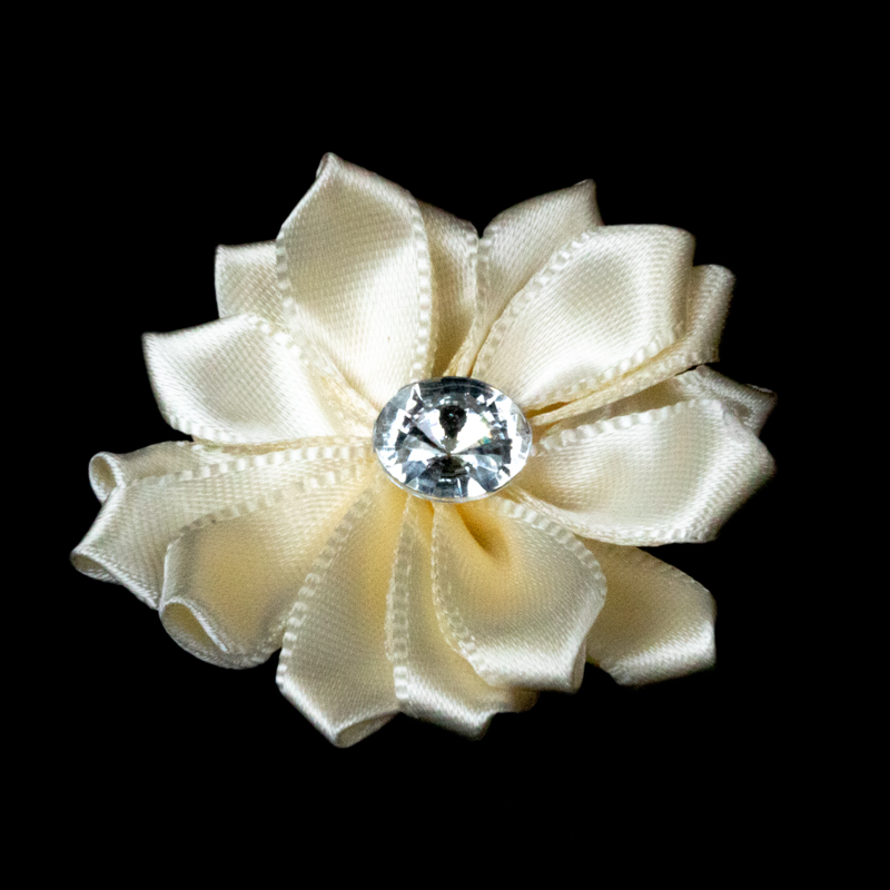FLORES DE CINTA SATIN 4CM 8004 CREMA 1 FLORES DE CINTA SATIN 4CM 8004 CREMA
